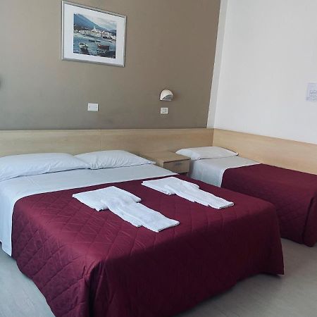 Hotel New Primula Rimini Buitenkant foto