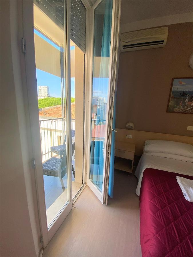 Hotel New Primula Rimini Buitenkant foto
