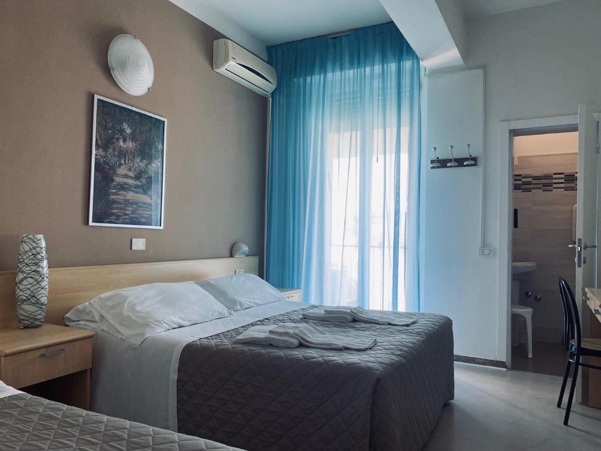 Hotel New Primula Rimini Buitenkant foto
