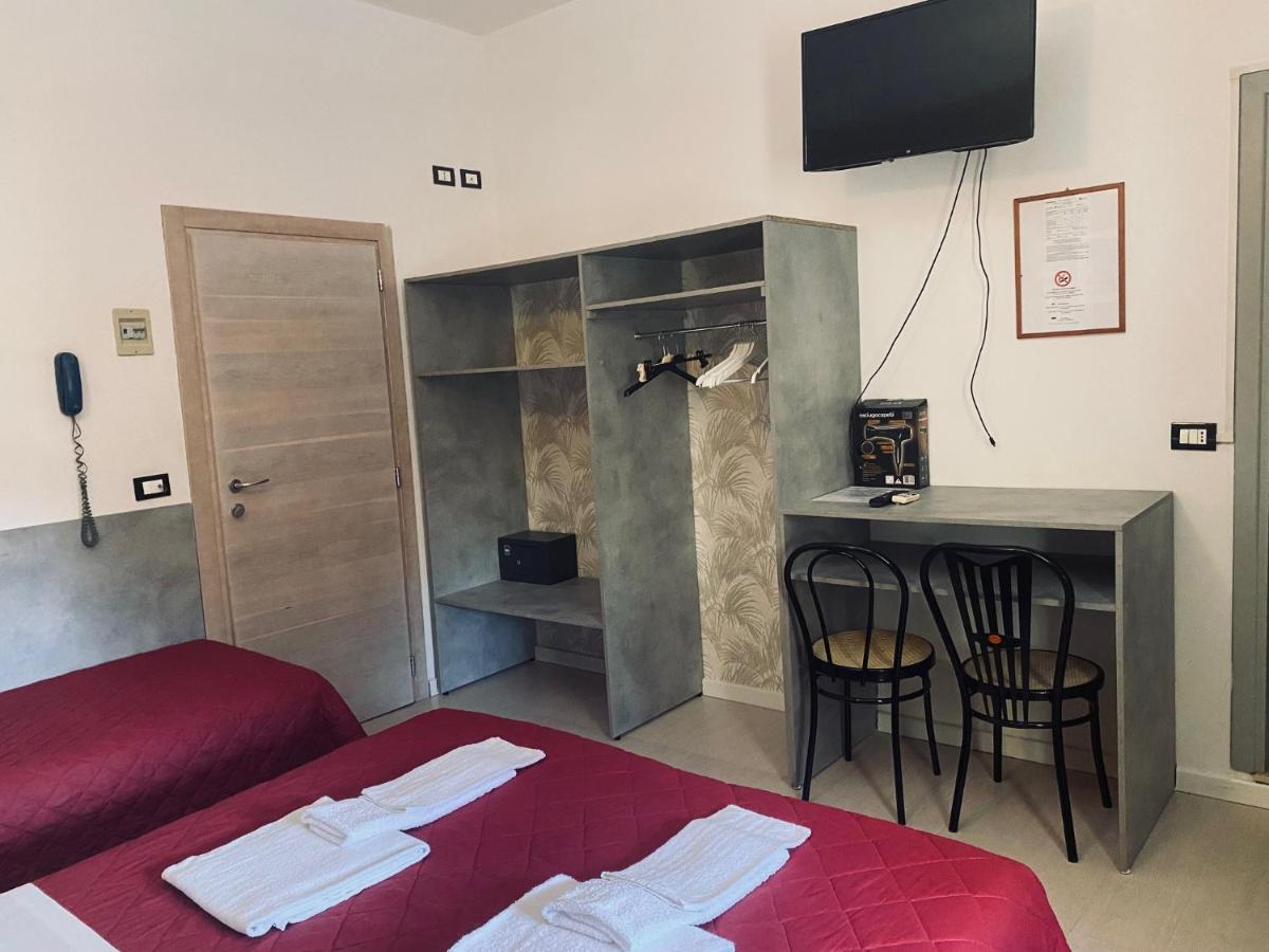Hotel New Primula Rimini Buitenkant foto