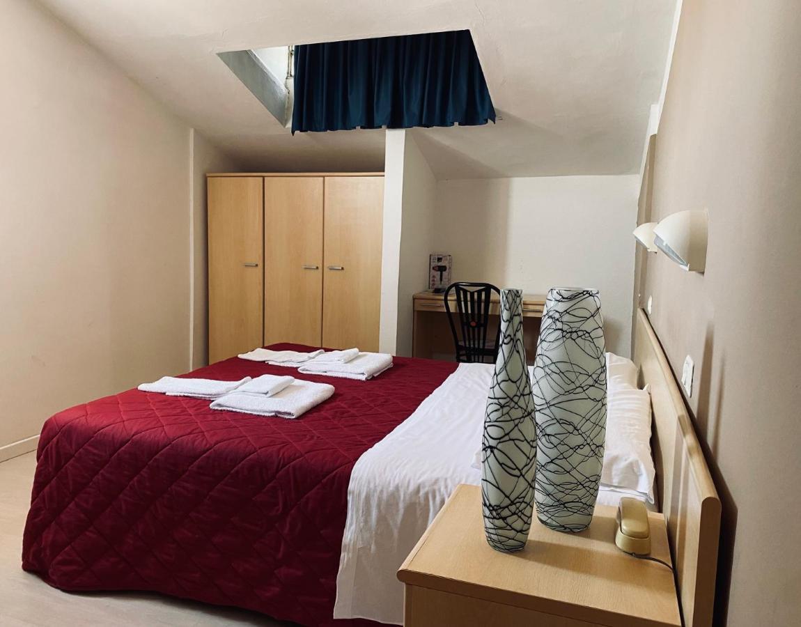 Hotel New Primula Rimini Buitenkant foto