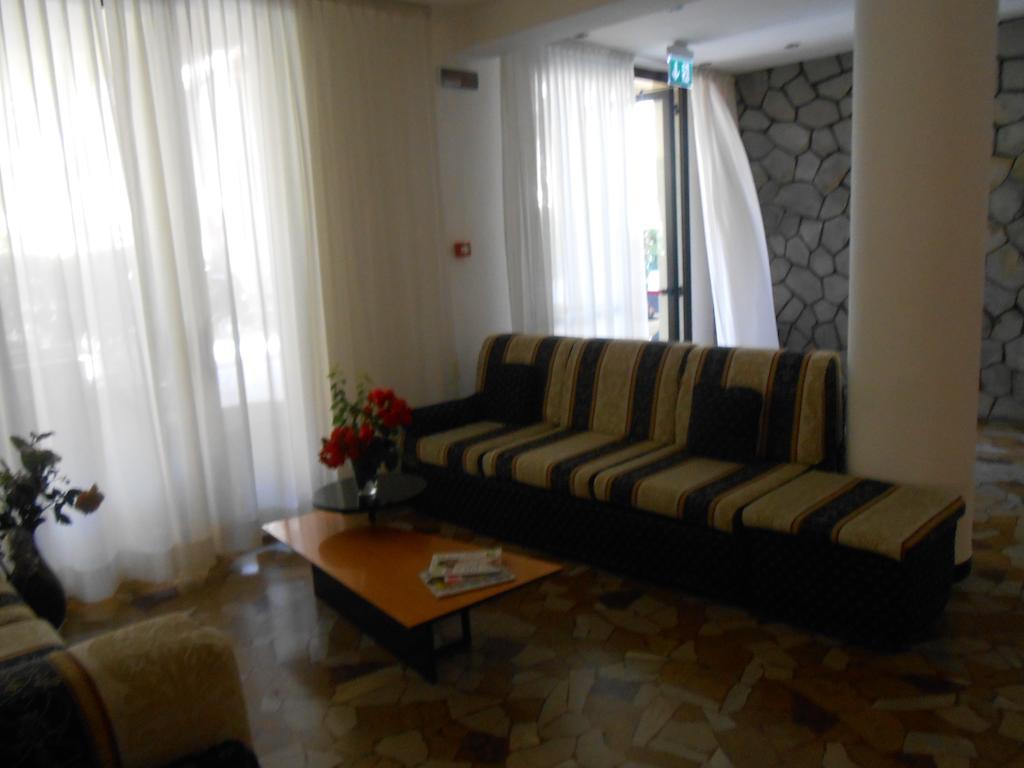 Hotel New Primula Rimini Buitenkant foto